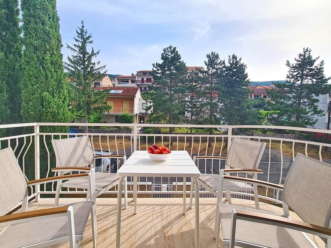 Crikvenica, casa indipendente con cinque appartamenti vicino al mare!