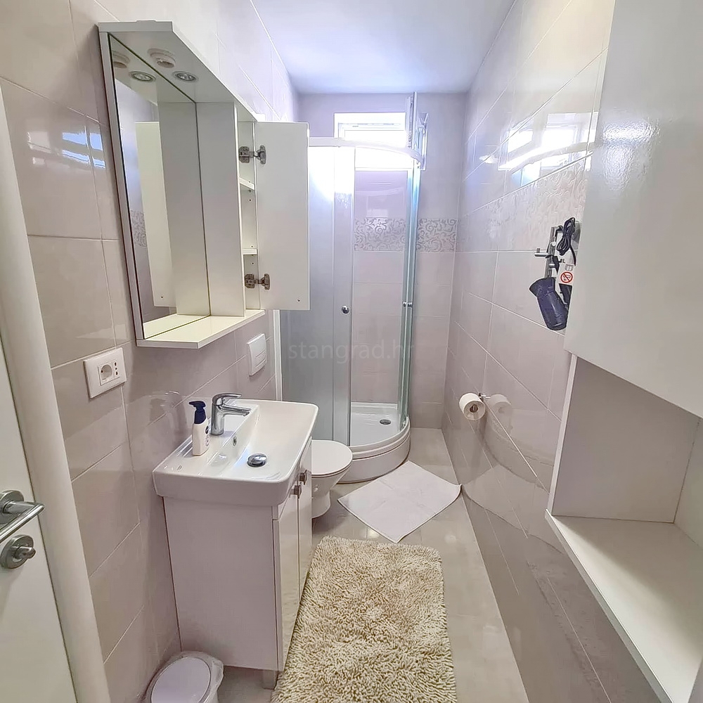 Crikvenica, casa indipendente con cinque appartamenti vicino al mare!