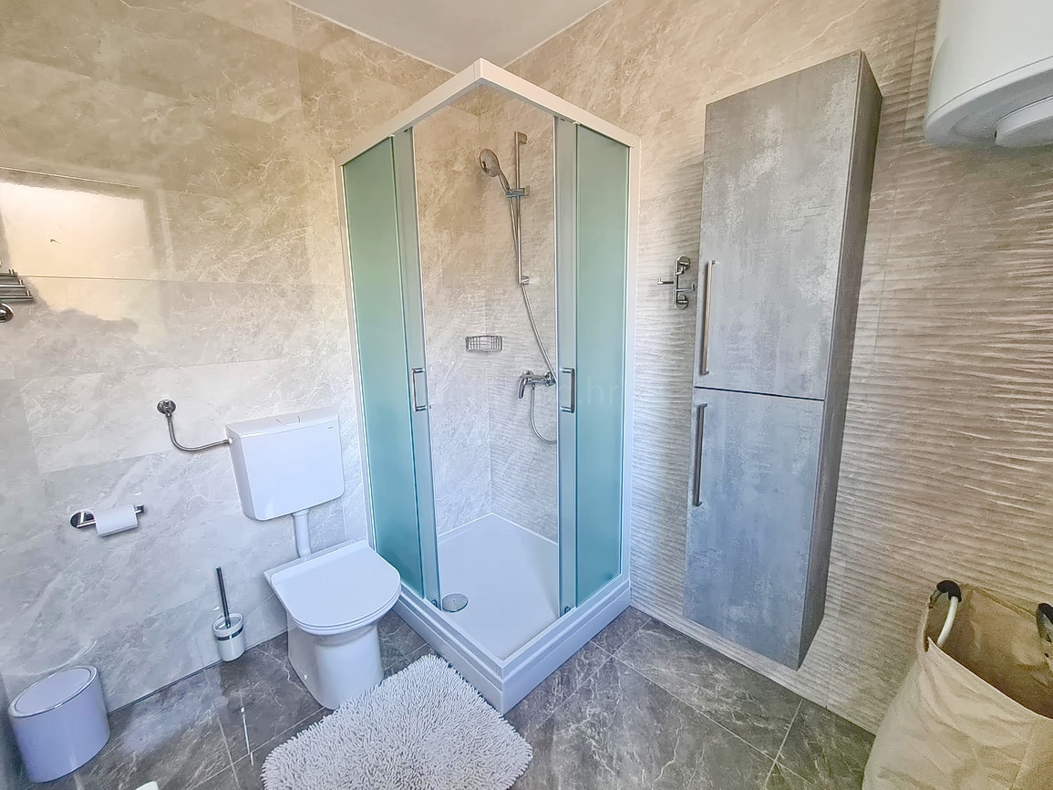 Crikvenica, casa indipendente con cinque appartamenti vicino al mare!