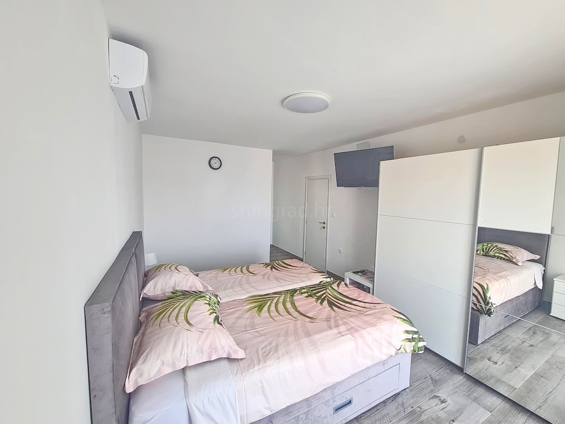 Crikvenica, casa indipendente con cinque appartamenti vicino al mare!