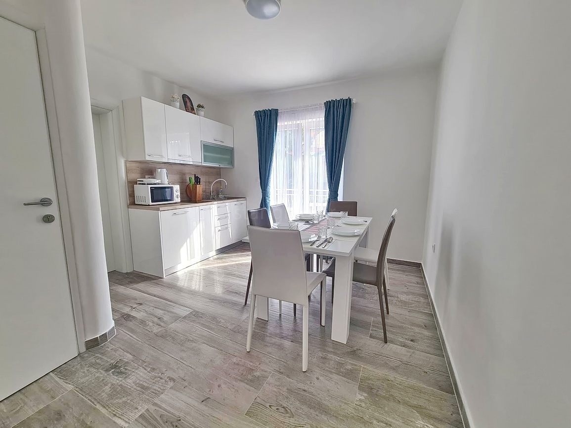 Crikvenica, casa indipendente con cinque appartamenti vicino al mare!