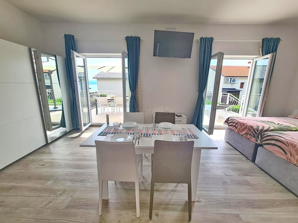 Crikvenica, casa indipendente con cinque appartamenti vicino al mare!