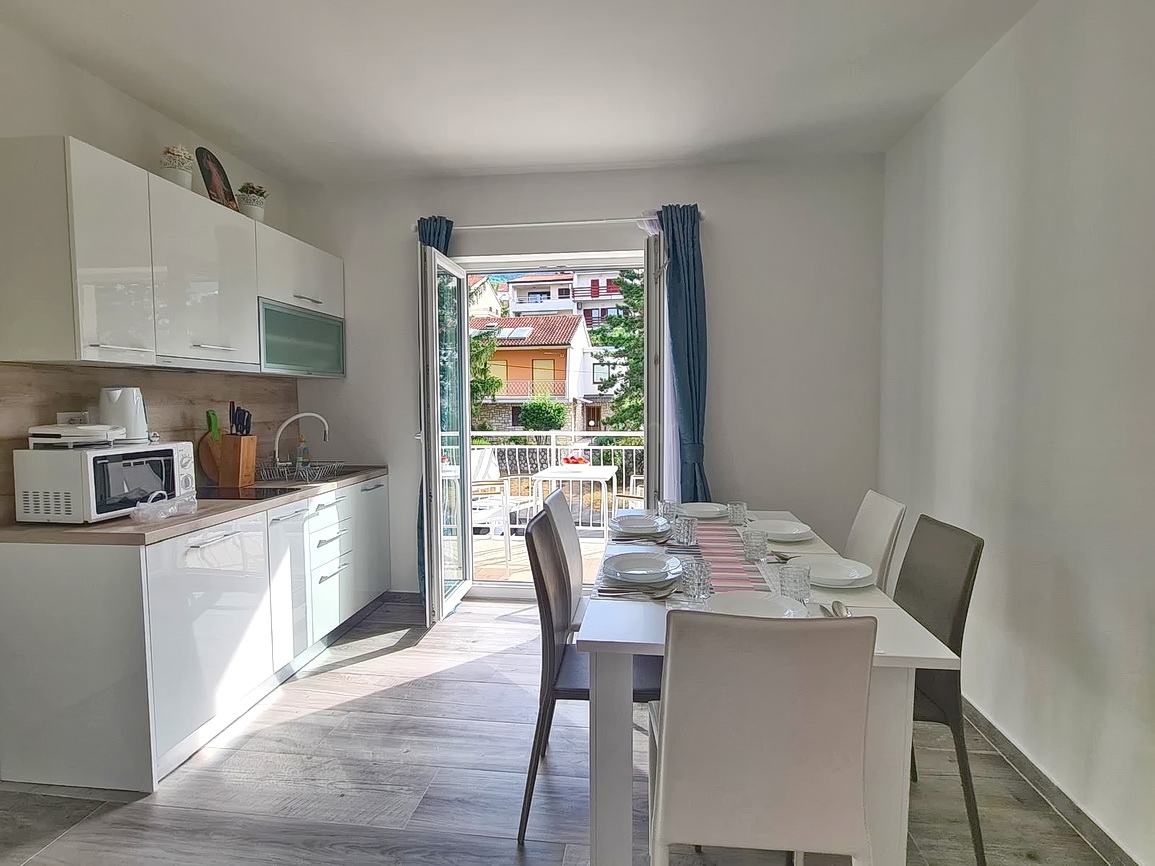 Crikvenica, casa indipendente con cinque appartamenti vicino al mare!