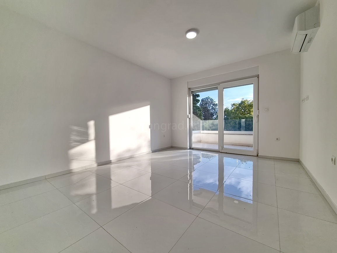 Crikvenica, appartamento al piano rialzato vicino al mare!