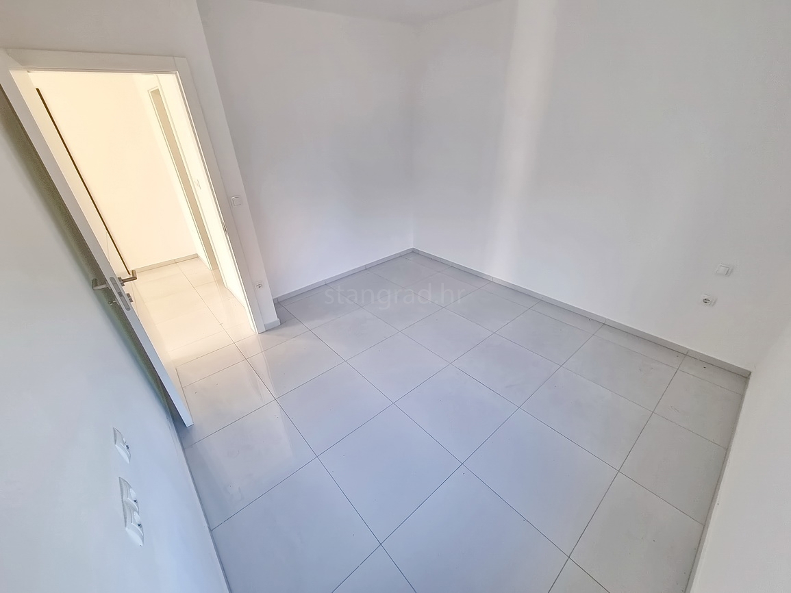 Crikvenica, appartamento al piano rialzato vicino al mare!