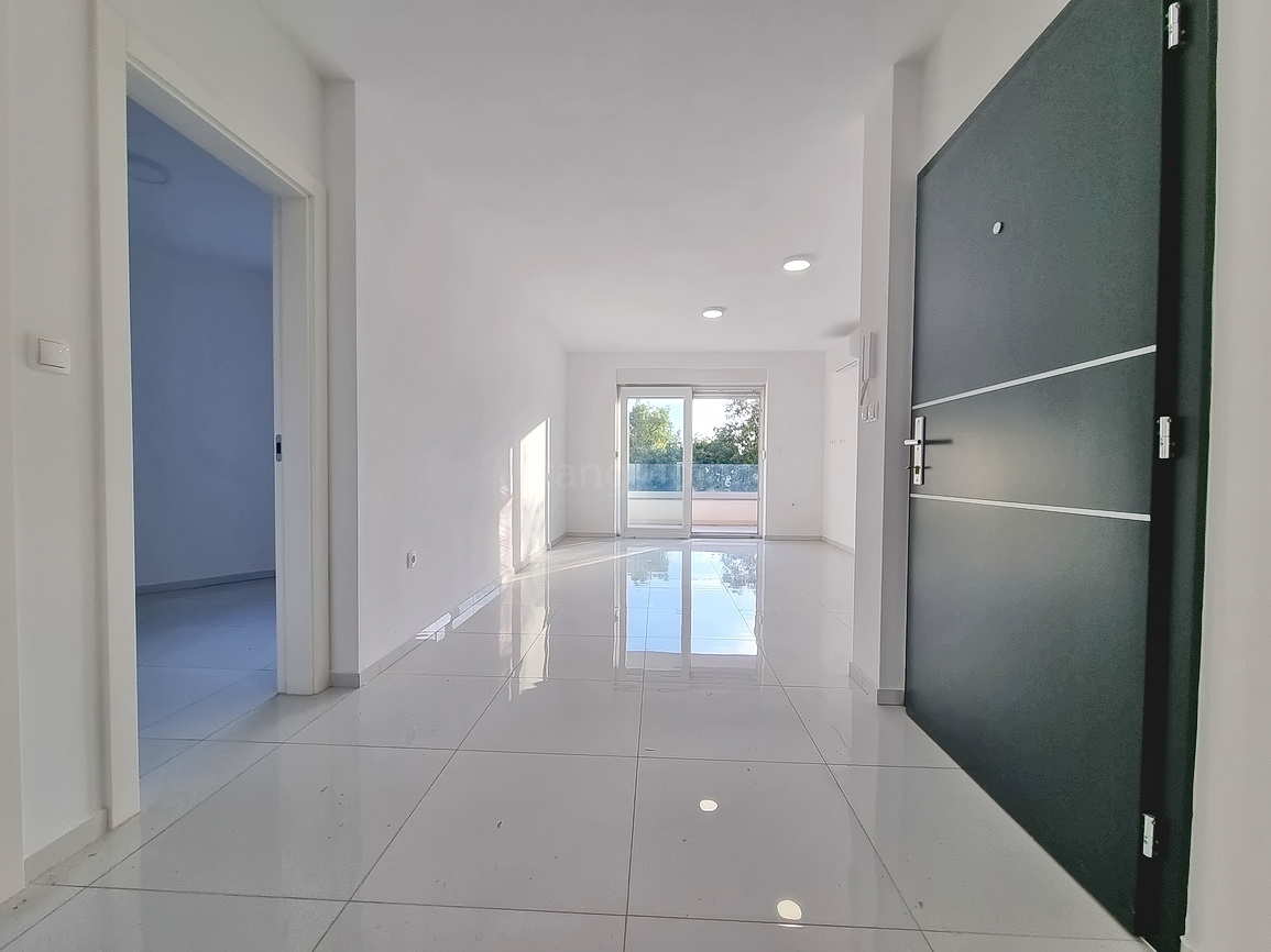 Crikvenica, appartamento al piano rialzato vicino al mare!