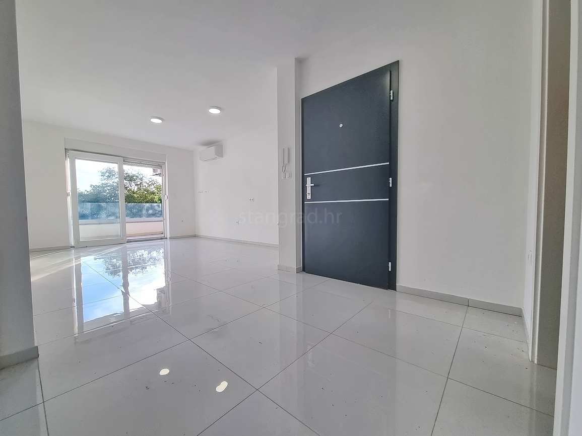 Crikvenica, appartamento al piano rialzato vicino al mare!