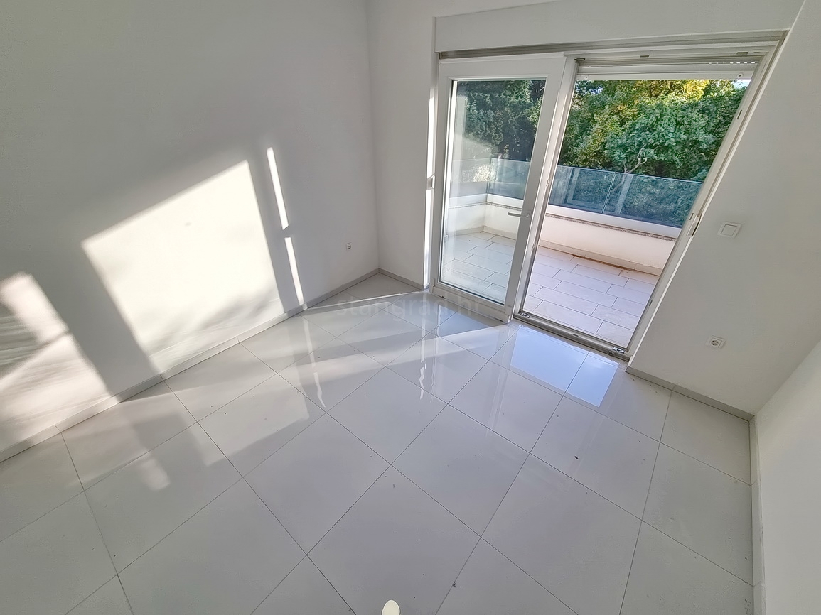 Crikvenica, appartamento al piano rialzato vicino al mare!