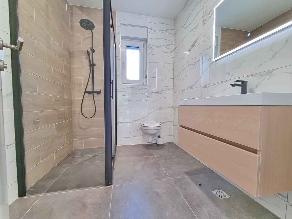 Crikvenica, appartamento al piano rialzato vicino al mare!