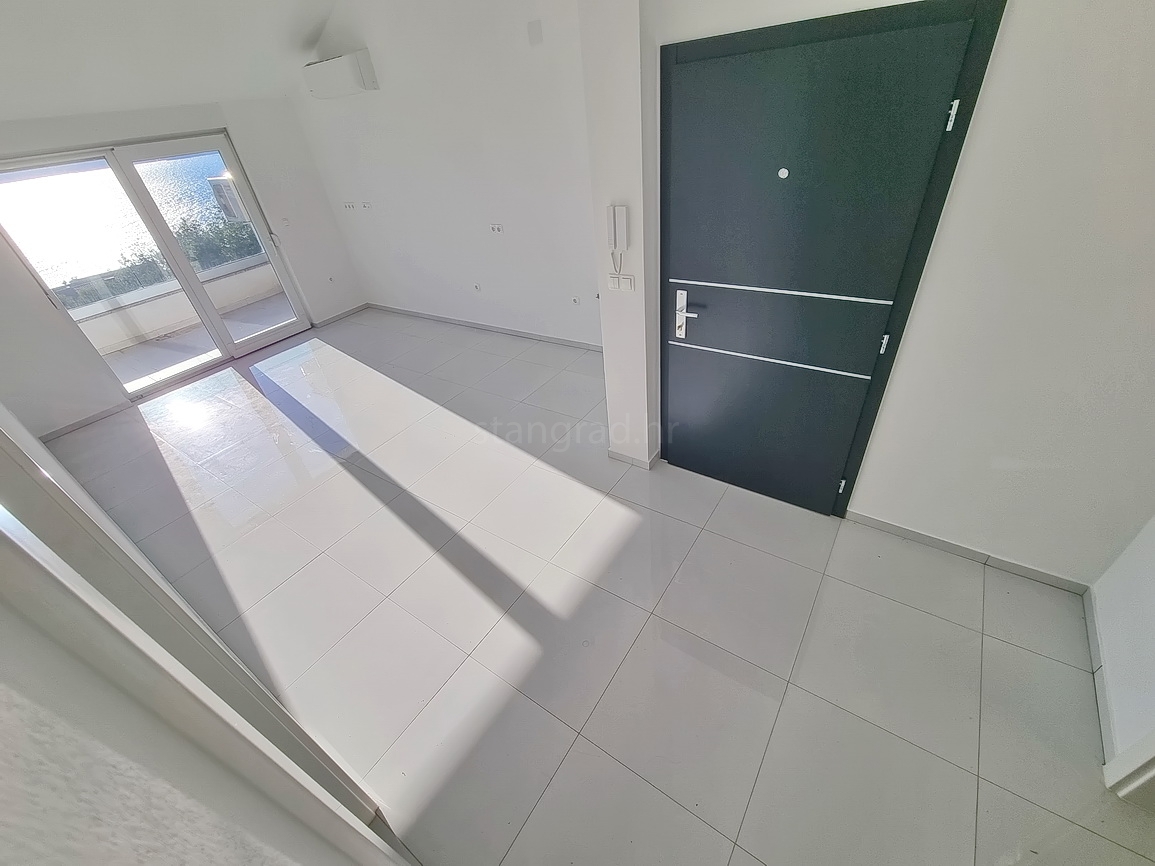 Crikvenica, appartamento al 2° piano di un nuovo edificio vicino al mare!