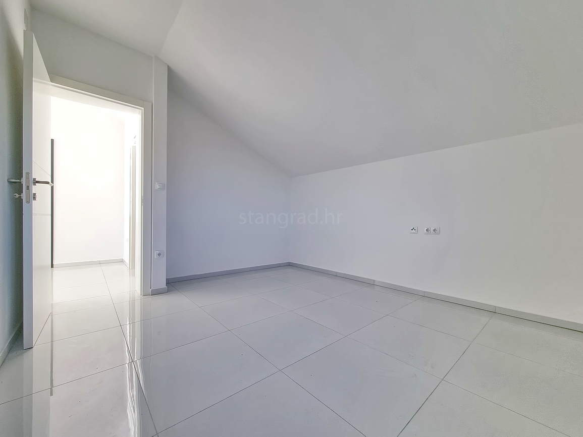 Crikvenica, appartamento al 2° piano di un nuovo edificio vicino al mare!