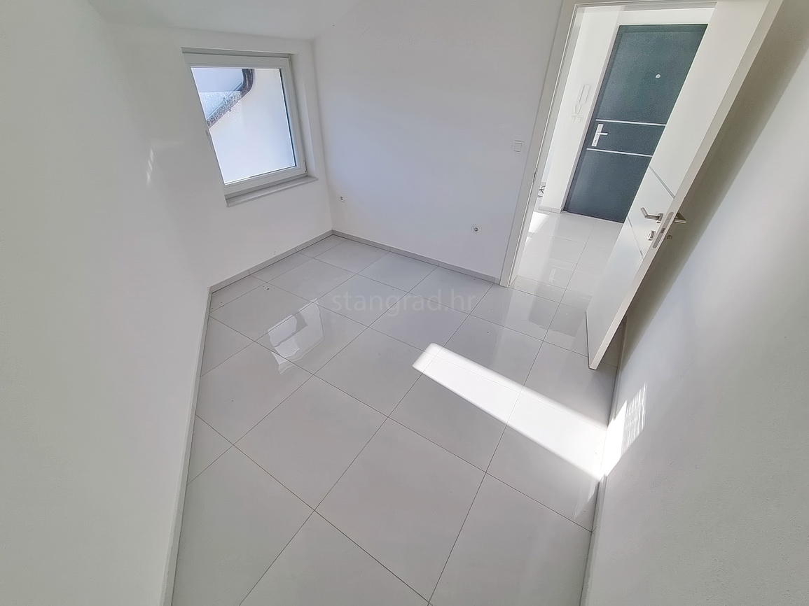 Crikvenica, appartamento al 2° piano di un nuovo edificio vicino al mare!