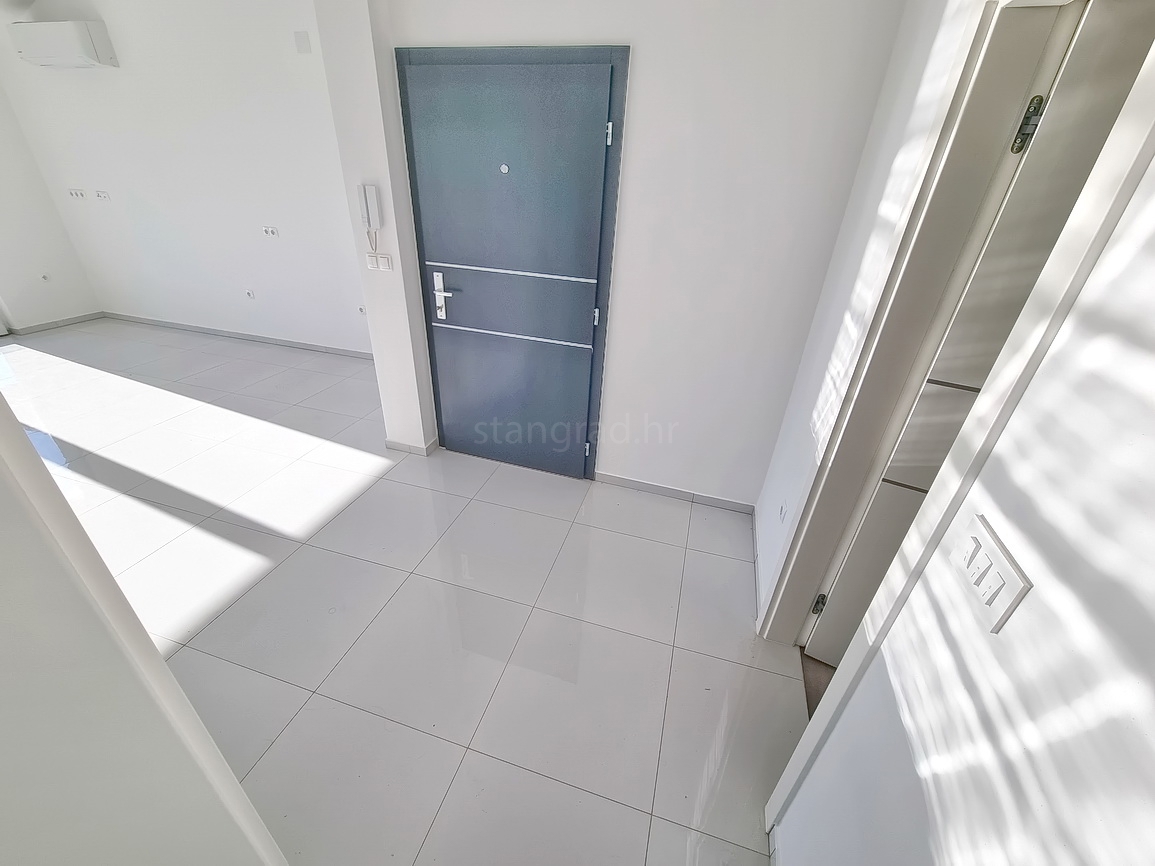 Crikvenica, appartamento al 2° piano di un nuovo edificio vicino al mare!