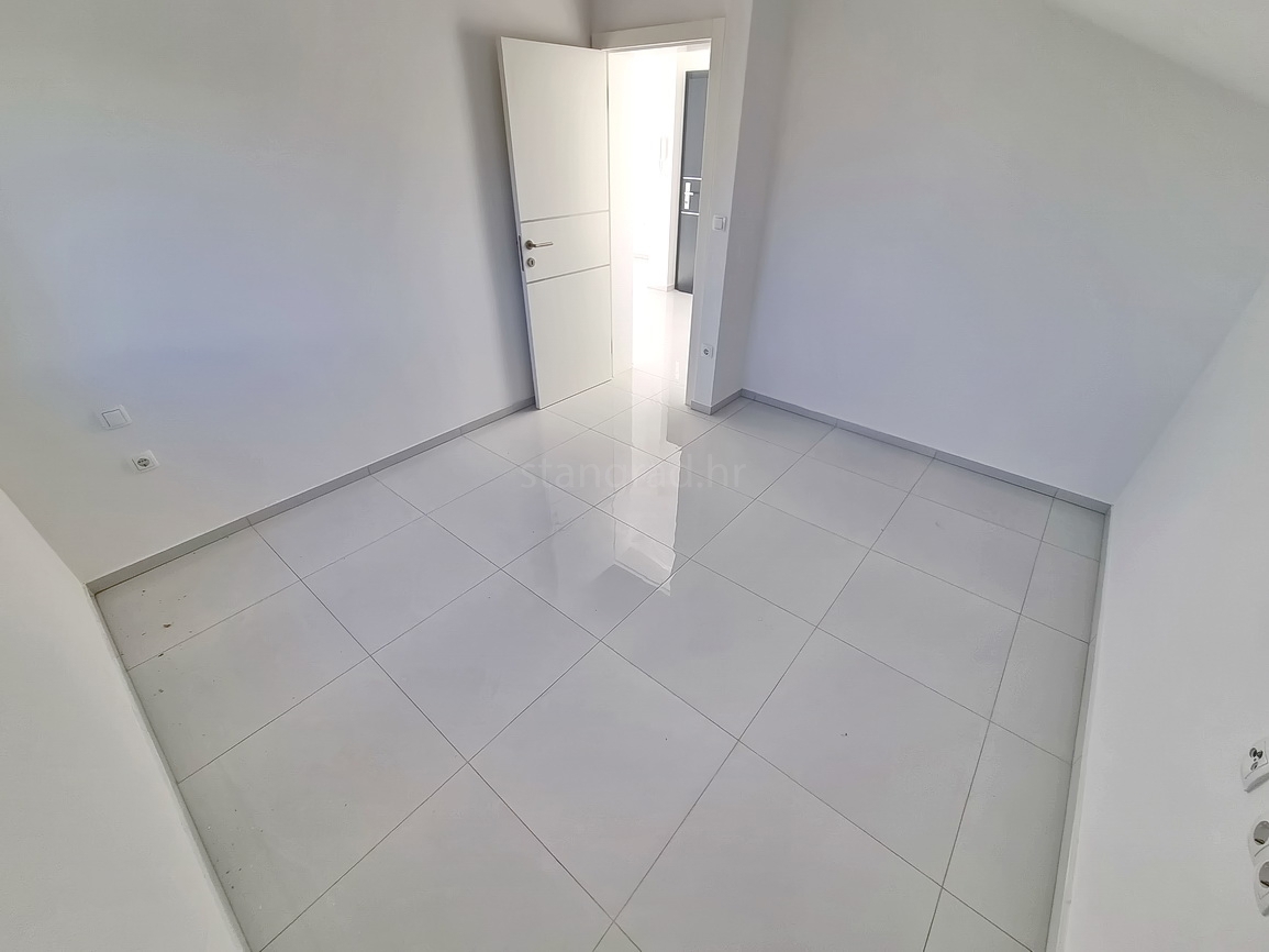 Crikvenica, appartamento al 2° piano di un nuovo edificio vicino al mare!