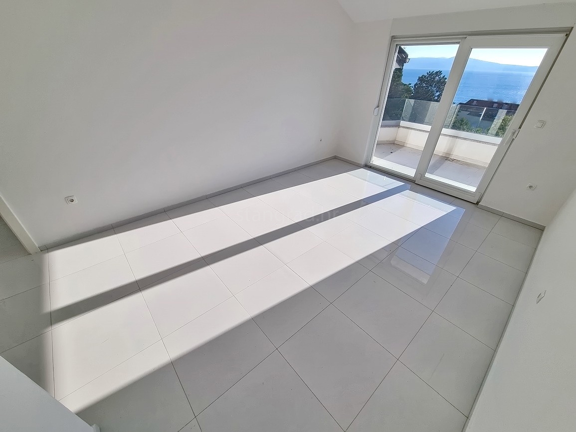 Crikvenica, appartamento al 2° piano di un nuovo edificio vicino al mare!