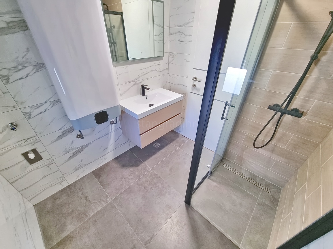 Crikvenica, appartamento al 2° piano di un nuovo edificio vicino al mare!