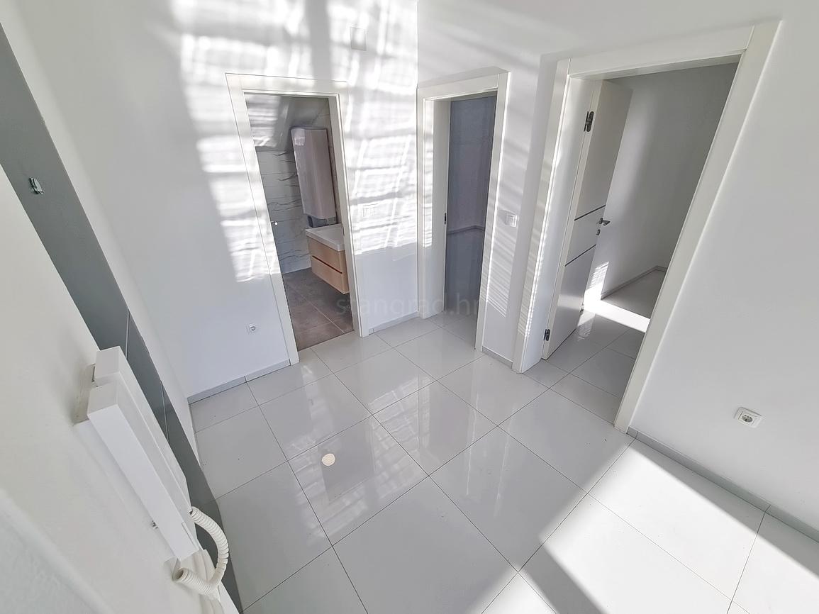 Crikvenica, appartamento al 2° piano di un nuovo edificio vicino al mare!