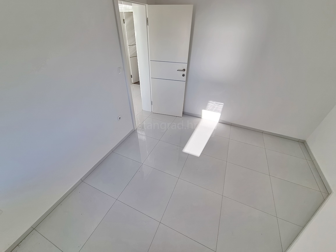 Crikvenica, appartamento al 2° piano di un nuovo edificio vicino al mare!