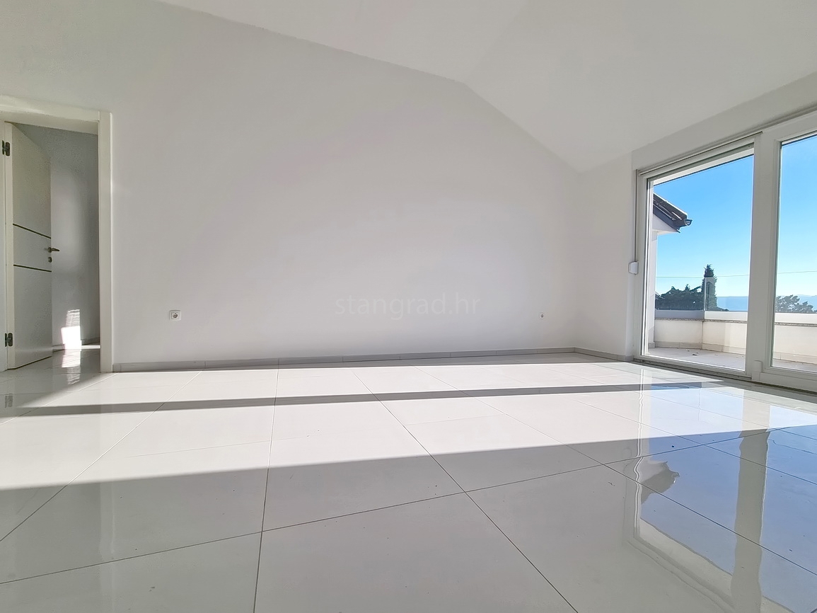 Crikvenica, appartamento al 2° piano di un nuovo edificio vicino al mare!