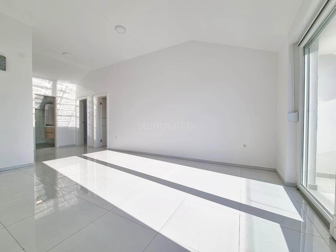 Crikvenica, appartamento al 2° piano di un nuovo edificio vicino al mare!