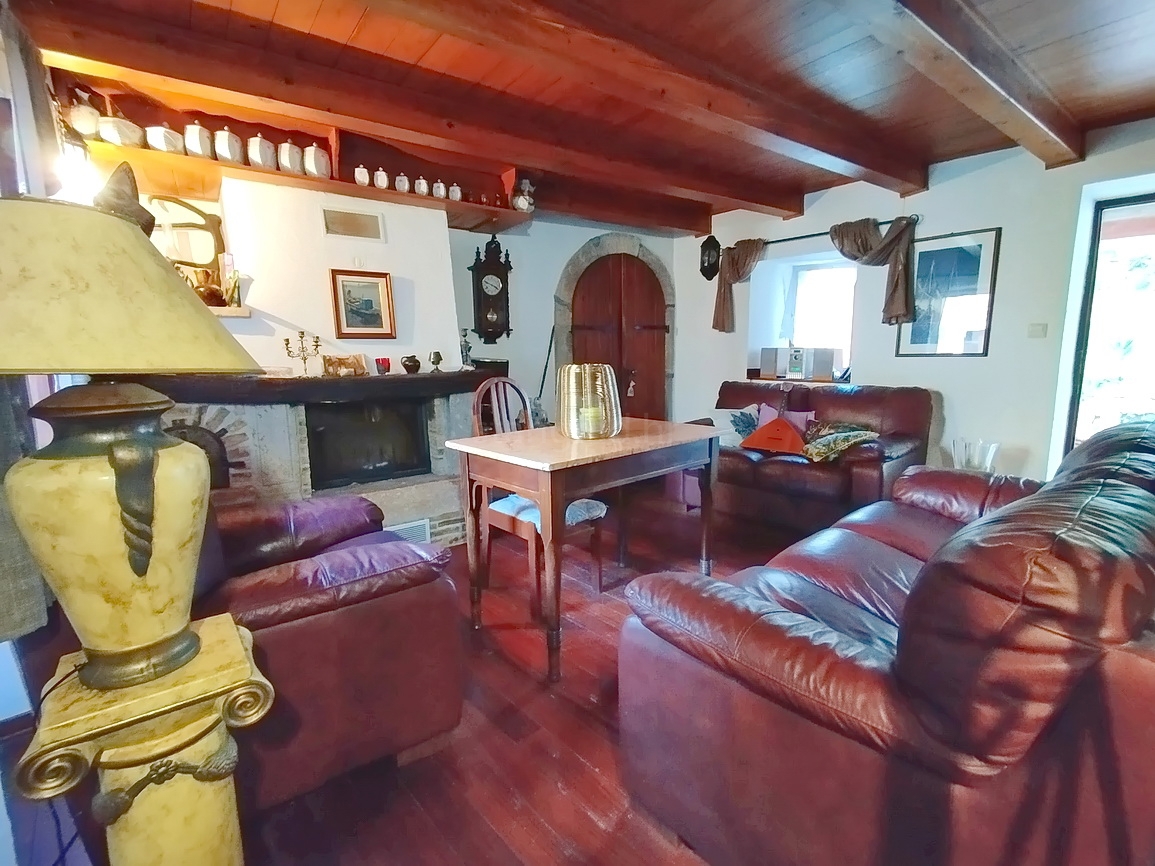 Dobrinj, interessante casa a schiera in un'ottima posizione!