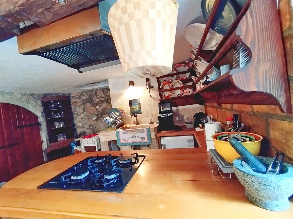 Dobrinj, interessante casa a schiera in un'ottima posizione!