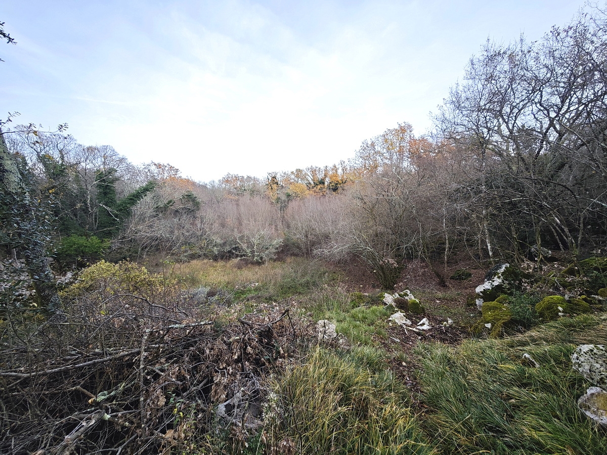 Zona di Malinska, ampio terreno edificabile in posizione tranquilla!