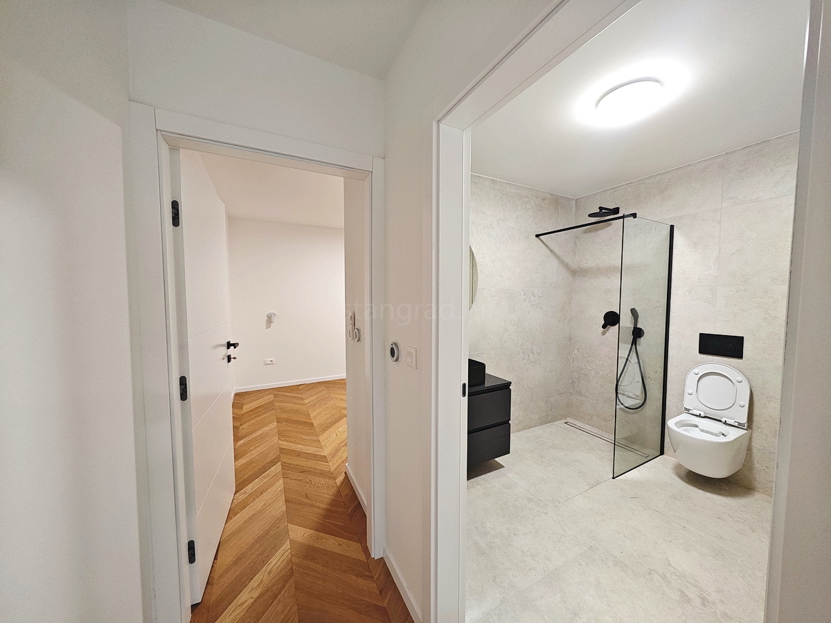 Krk, nuovo appartamento moderno al primo piano nel centro!