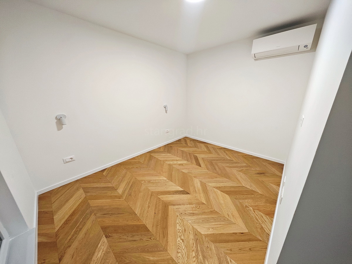 Krk, nuovo appartamento moderno al primo piano nel centro!