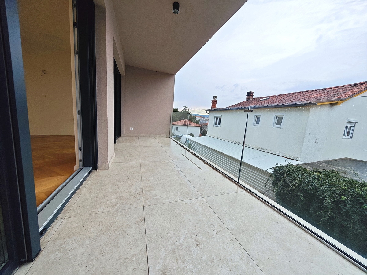 Krk, nuovo appartamento moderno al primo piano nel centro!