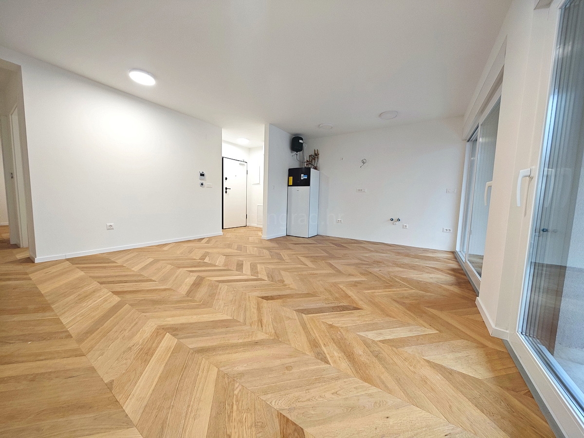 Krk, nuovo appartamento moderno al primo piano nel centro!