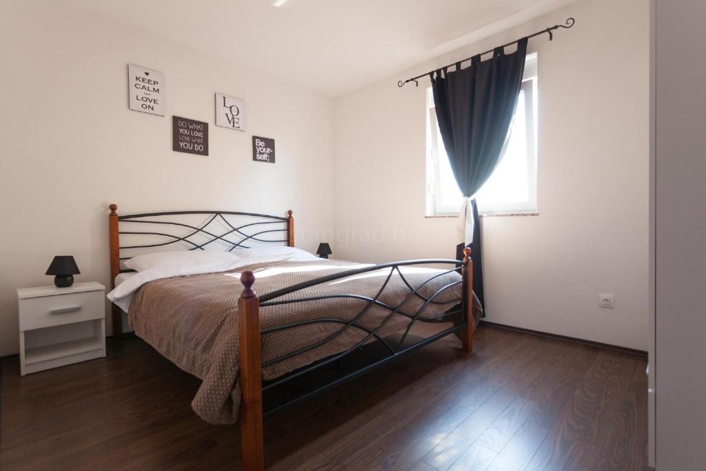 Uvala Soline villa esclusiva con 6 appartamenti, piscina e vista mare!