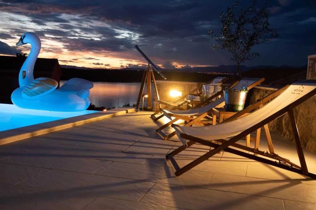 Uvala Soline villa esclusiva con 6 appartamenti, piscina e vista mare!