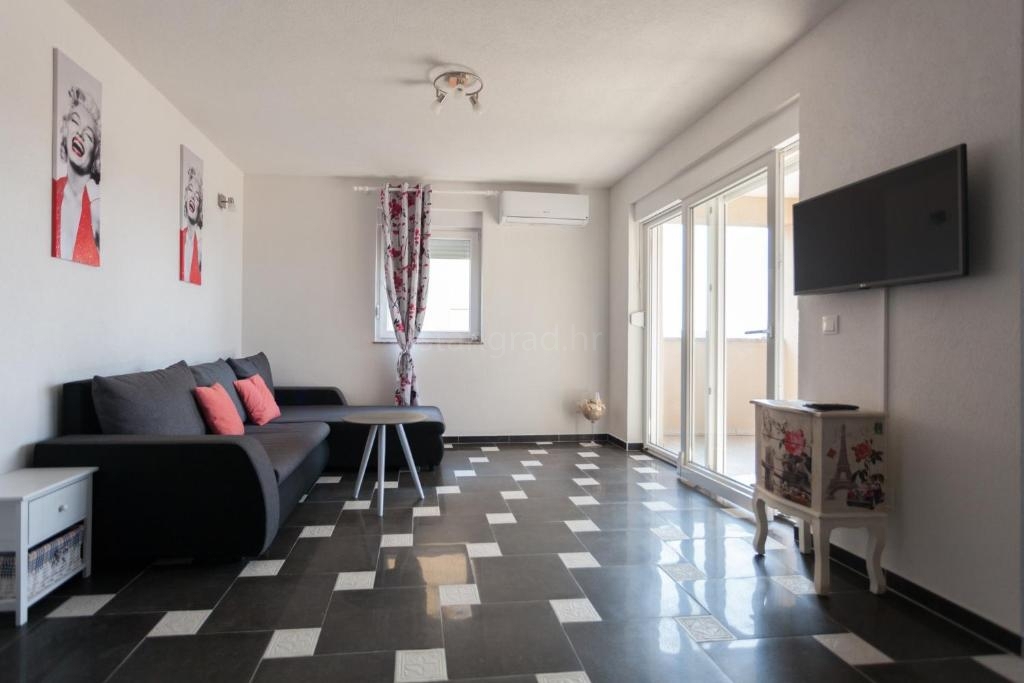 Uvala Soline villa esclusiva con 6 appartamenti, piscina e vista mare!