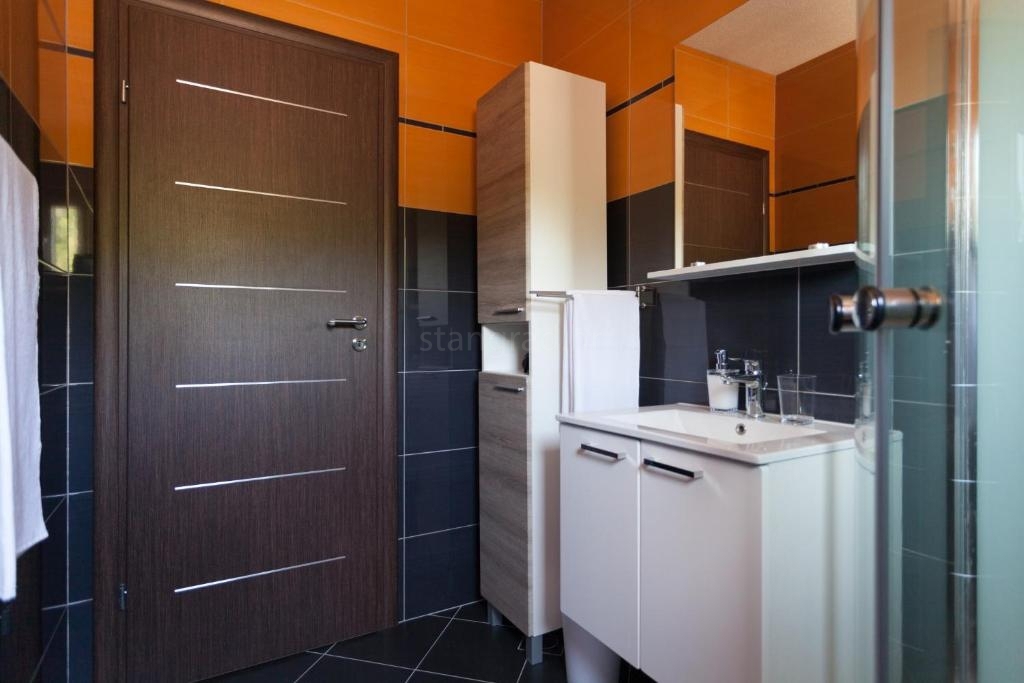 Uvala Soline villa esclusiva con 6 appartamenti, piscina e vista mare!