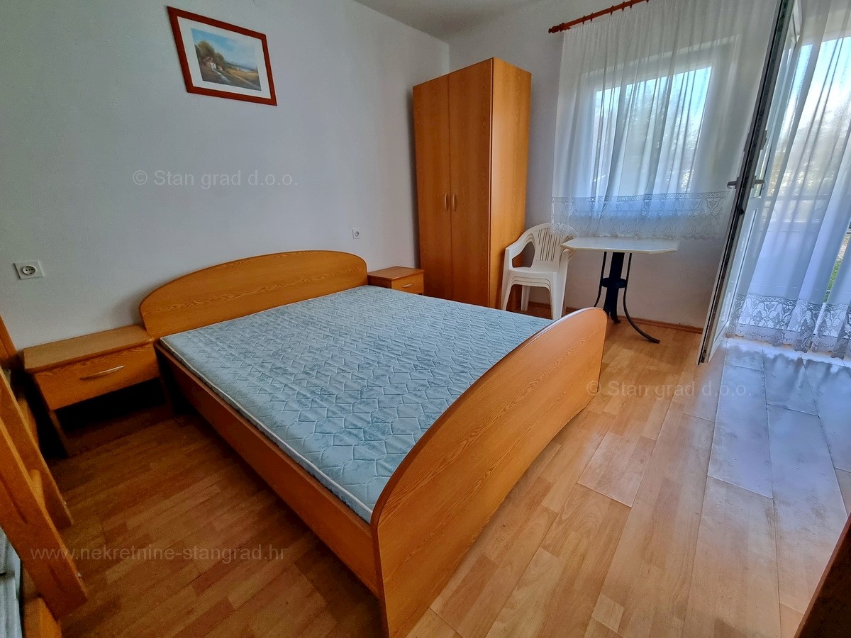 Šilo, casa indipendente con 5 appartamenti in una posizione tranquilla !!