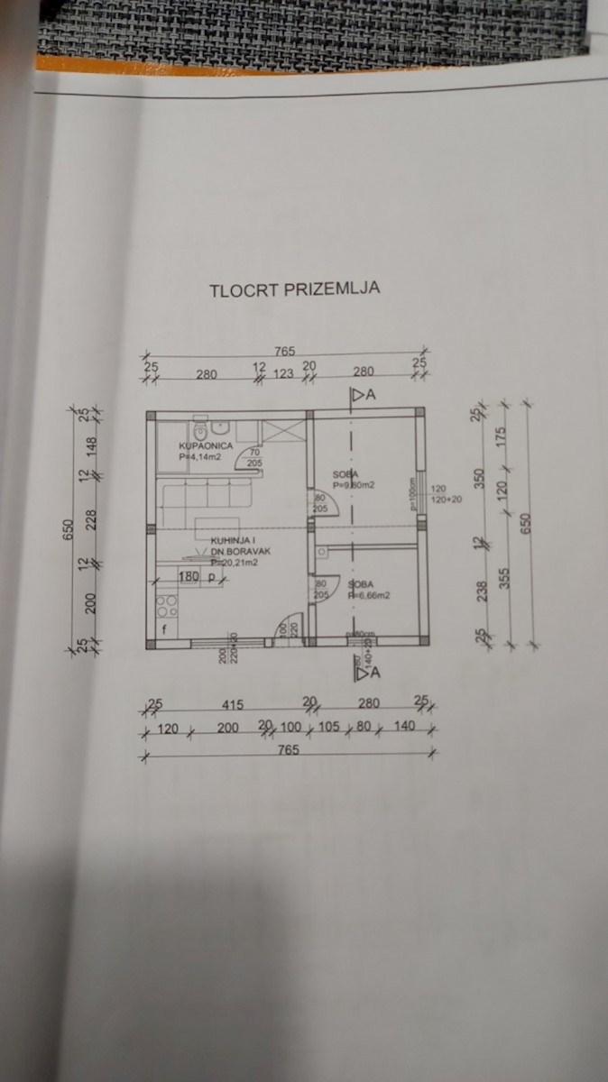 Zona di Crikvenica, due case unifamiliari con piscina in posizione tranquilla, IN VENDITA!