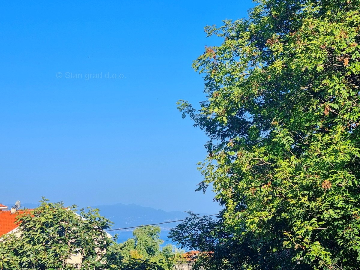 Isola di Krk, Malinska, terreno edificabile pianeggiante in ottima posizione!