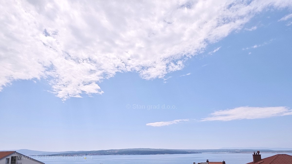 Crikvenica, appartamento al 2° piano con vista sul mare, in vendita!