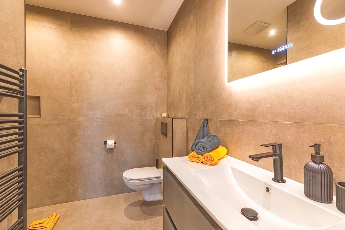 Krk, dintorni, moderna casa bifamiliare in una posizione tranquilla!