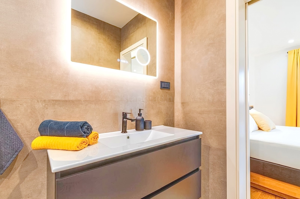 Krk, dintorni, moderna casa bifamiliare in una posizione tranquilla!