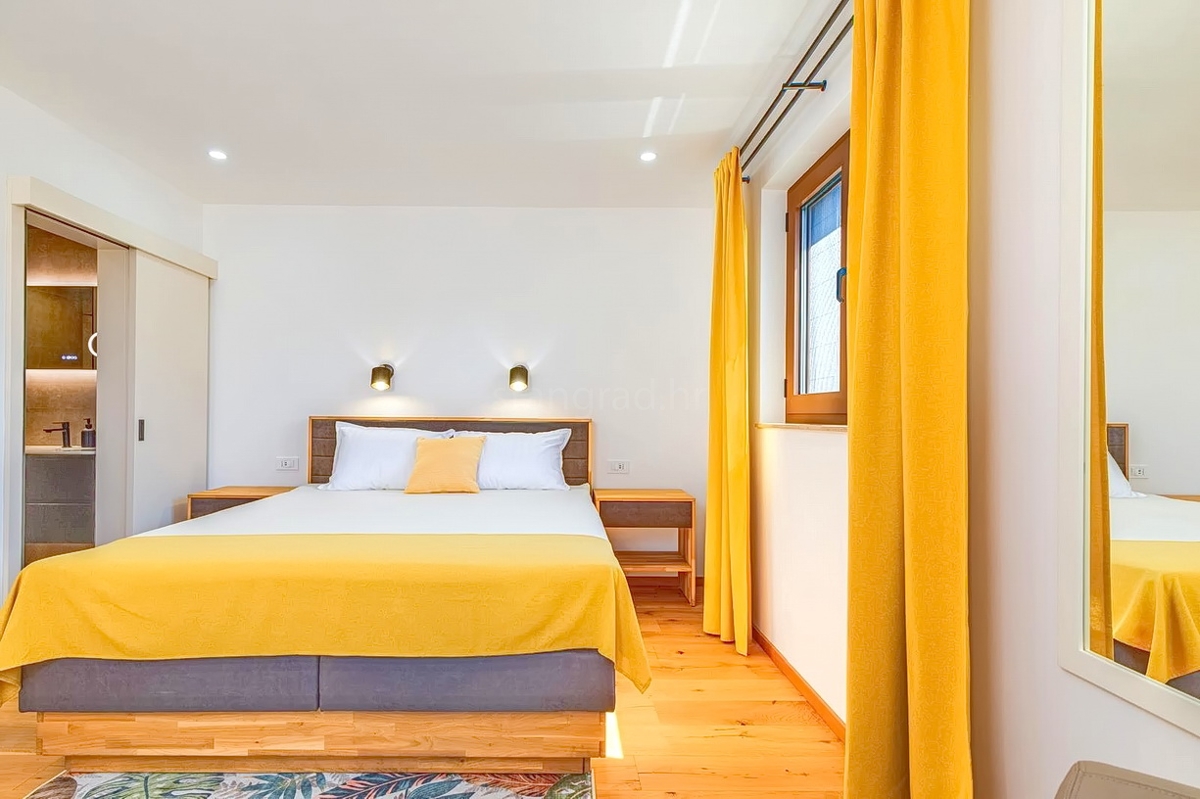 Krk, dintorni, moderna casa bifamiliare in una posizione tranquilla!