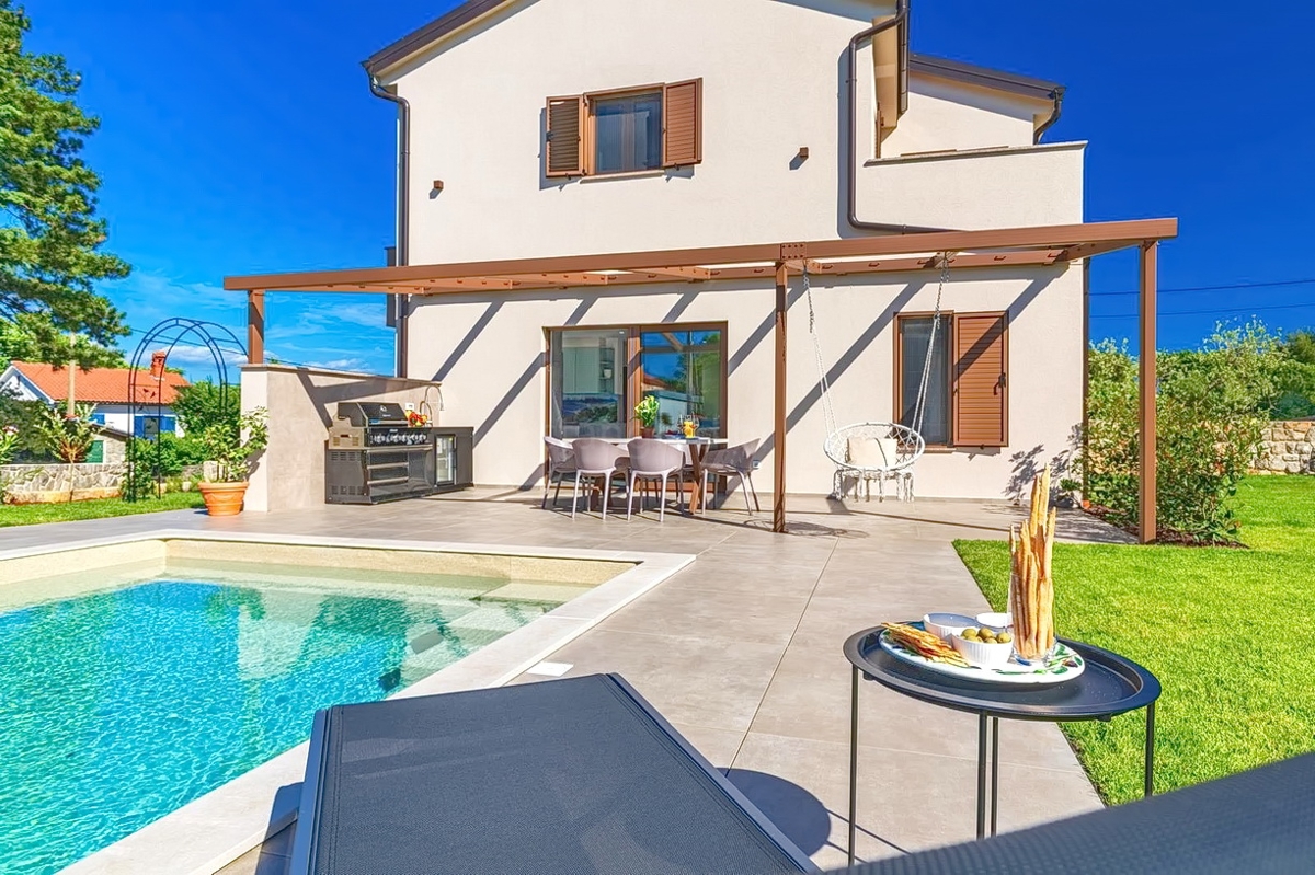 Krk, dintorni, moderna casa bifamiliare in una posizione tranquilla!