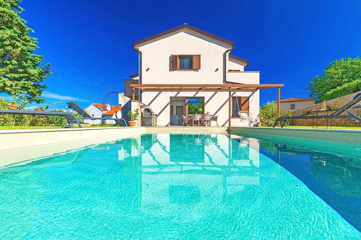 Krk, dintorni, moderna casa bifamiliare in una posizione tranquilla!