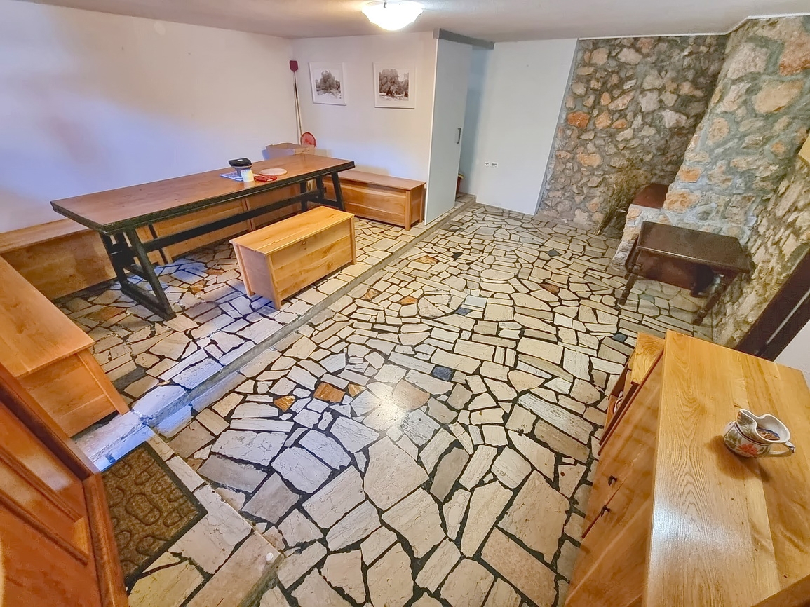 Punat, casa indipendente nelle immediate vicinanze del mare!