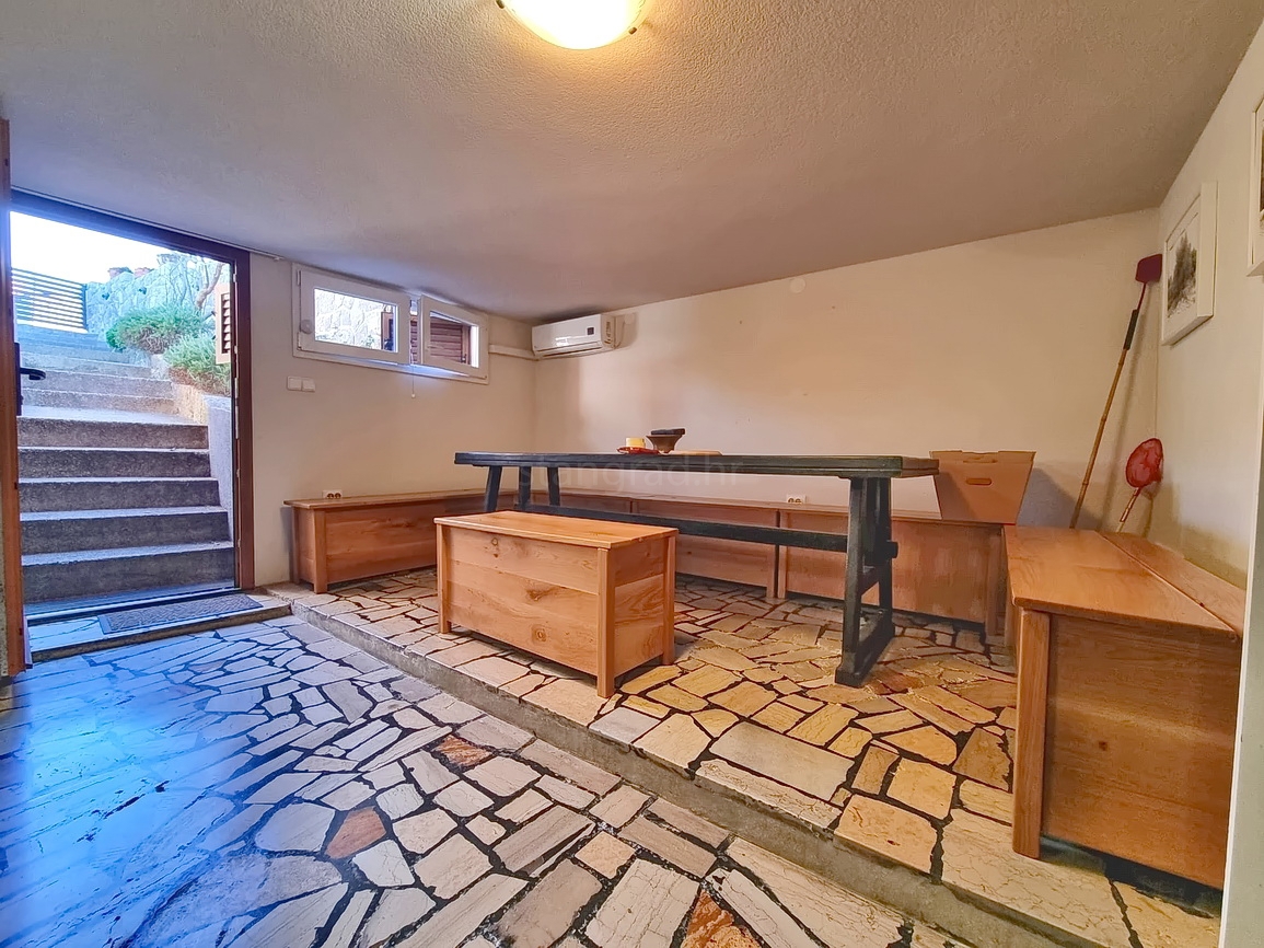 Punat, casa indipendente nelle immediate vicinanze del mare!