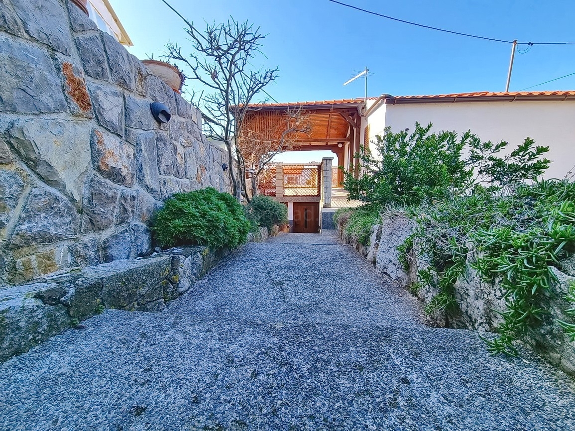 Punat, casa indipendente nelle immediate vicinanze del mare!