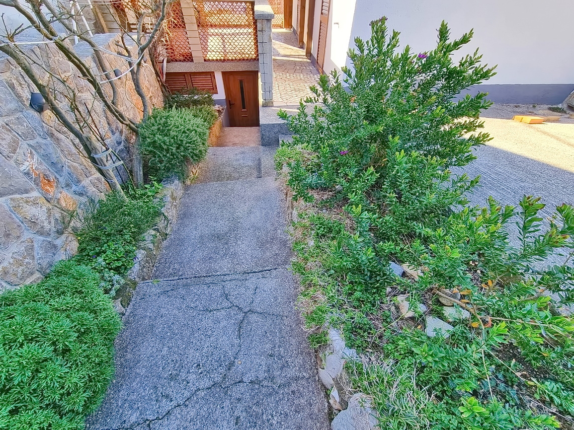 Punat, casa indipendente nelle immediate vicinanze del mare!