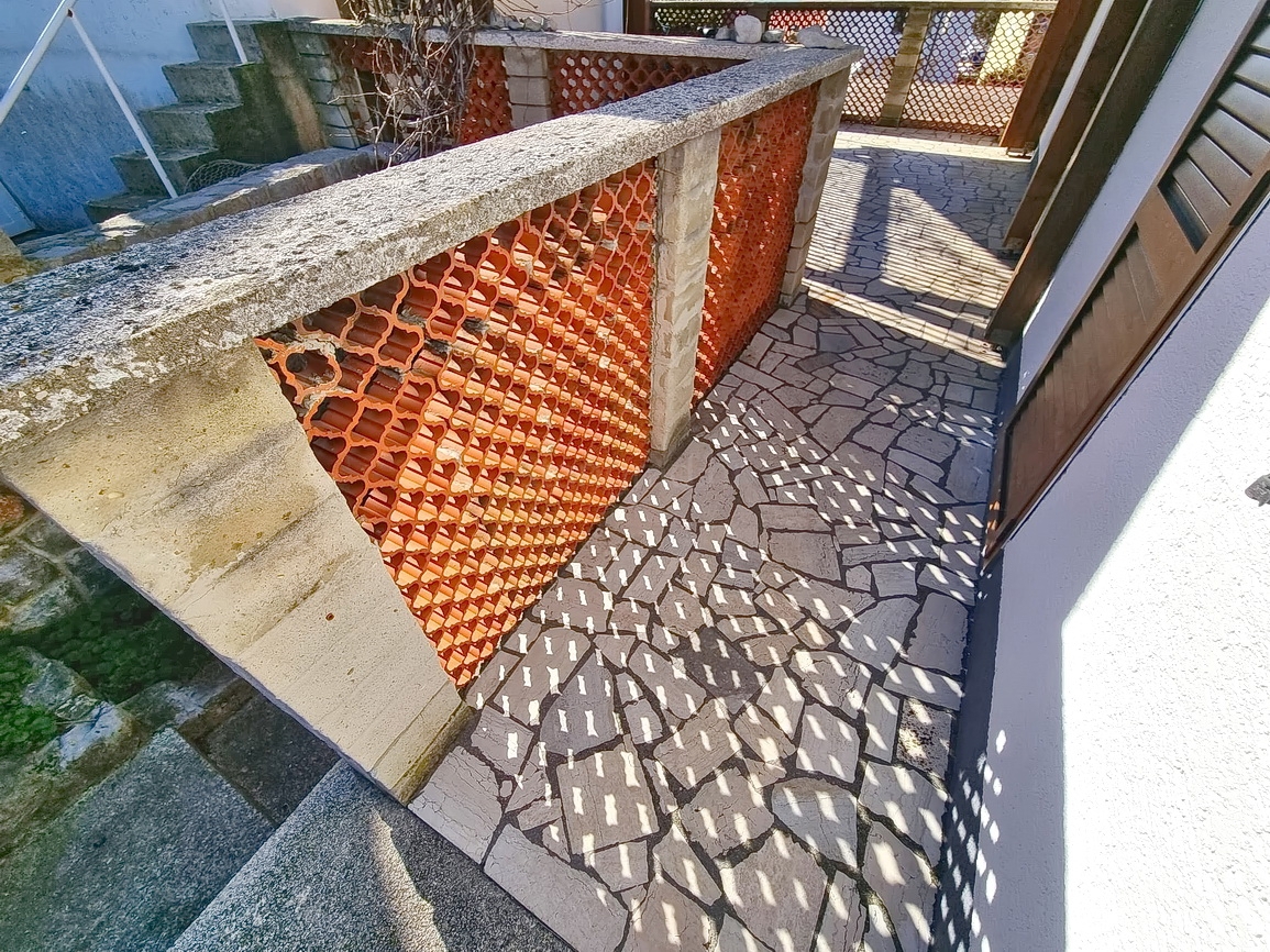 Punat, casa indipendente nelle immediate vicinanze del mare!