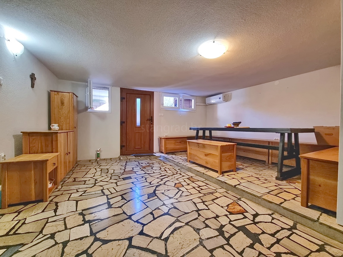 Punat, casa indipendente nelle immediate vicinanze del mare!